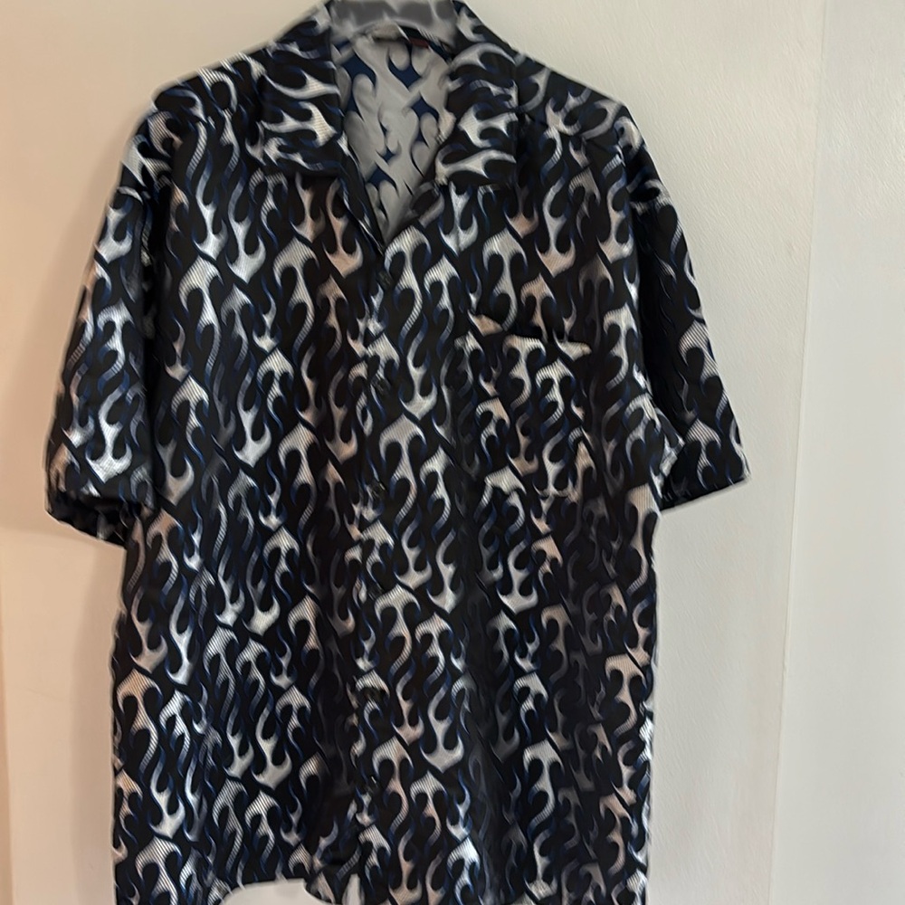 Men’s XL‎ button down, flame design